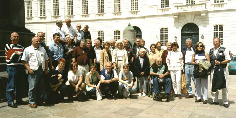 The Earthrounders in front of the Spanish 
Horseriding School